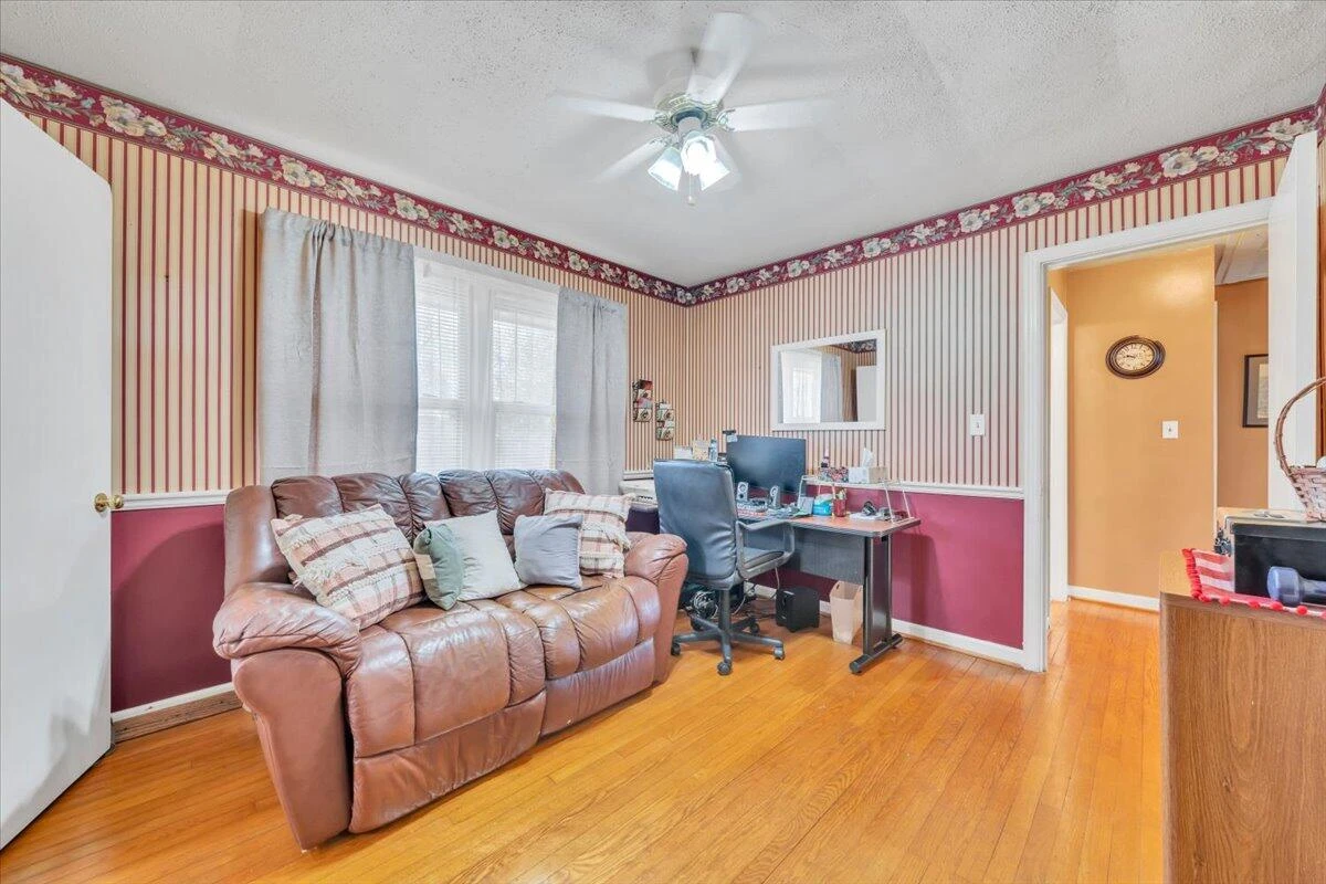3222 Wentworth AVE NW - Photo 18