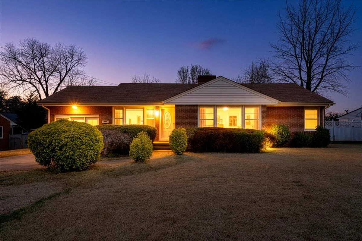 3222 Wentworth AVE NW - Photo 2