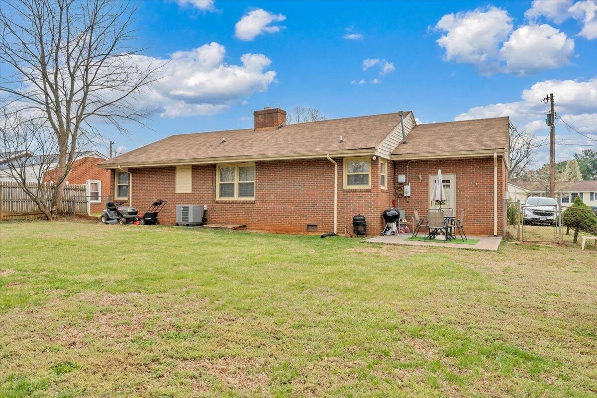 3222 Wentworth AVE NW - Photo 25