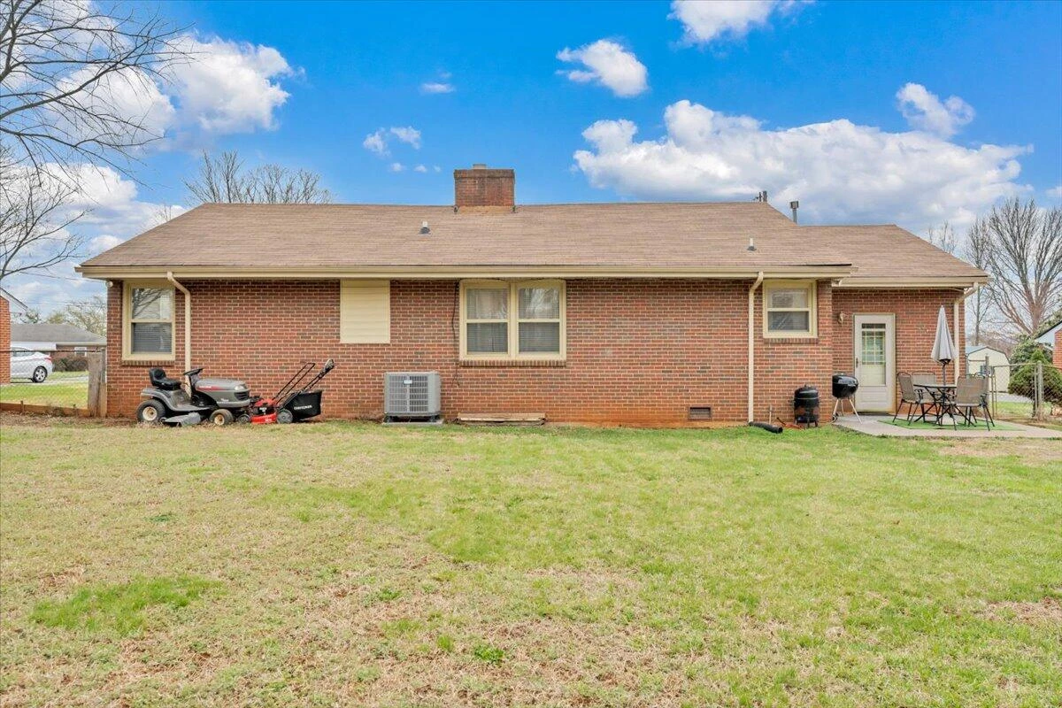 3222 Wentworth AVE NW - Photo 26