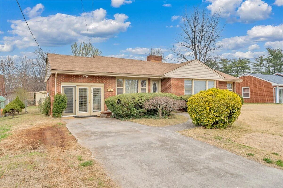 3222 Wentworth AVE NW - Photo 27