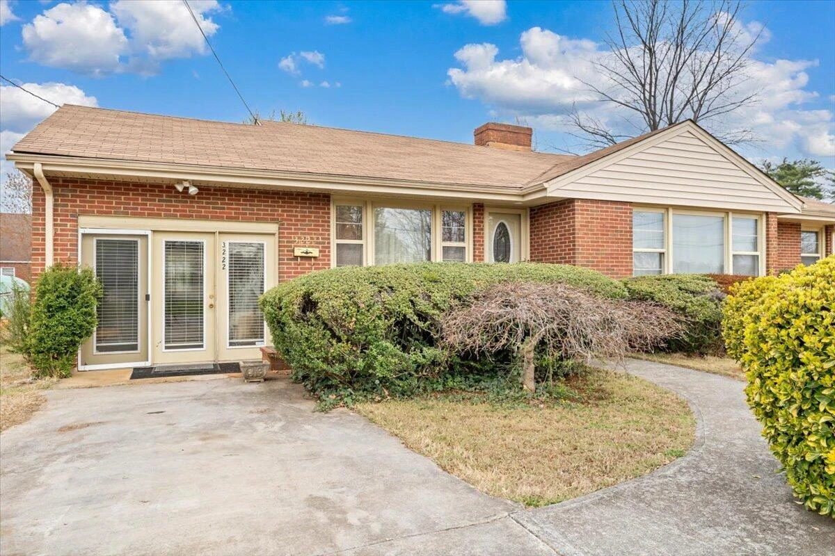 3222 Wentworth AVE NW - Photo 5