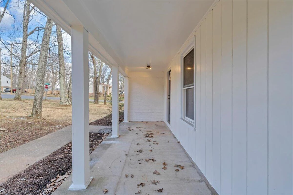 2049 Surrey LN - Photo 6