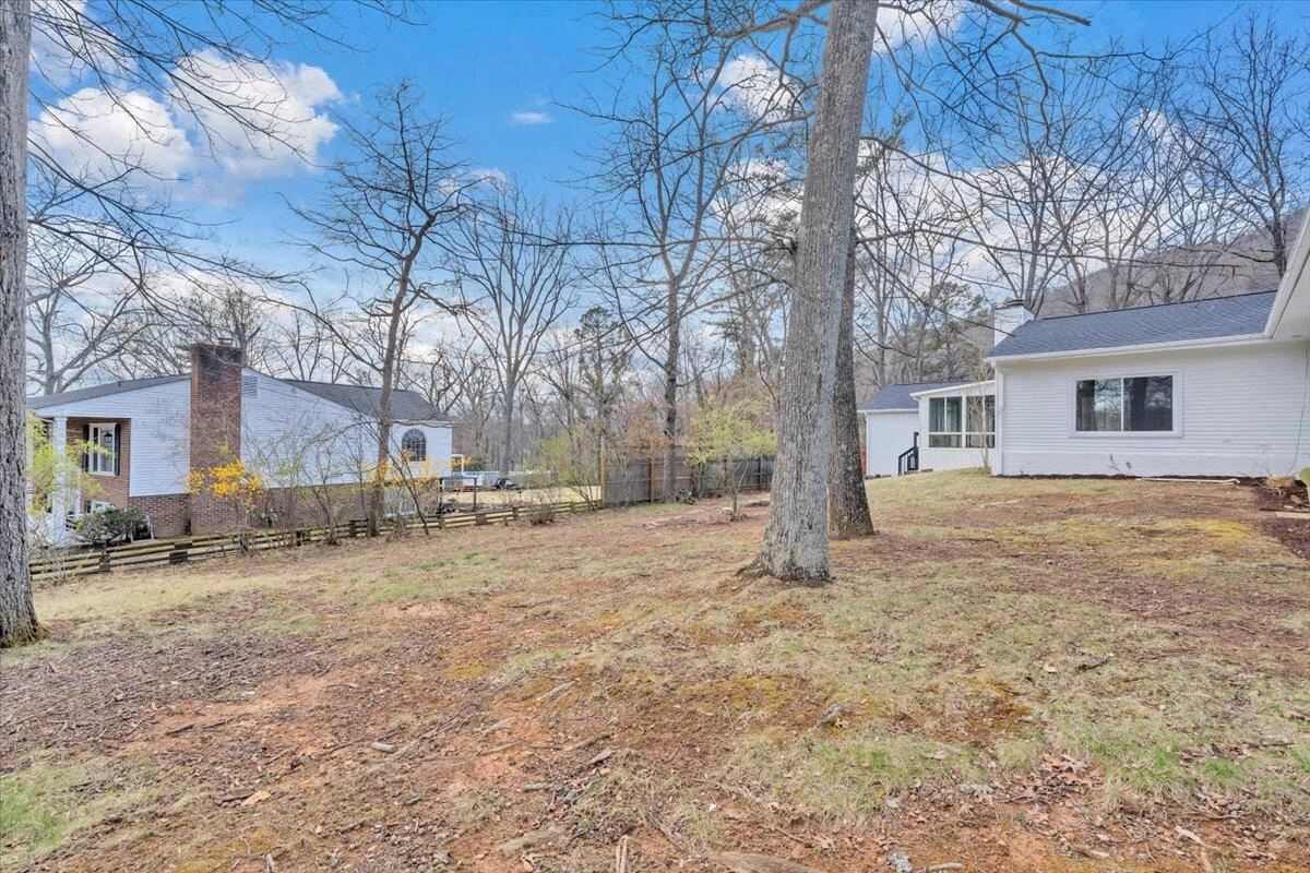 2049 Surrey LN - Photo 61