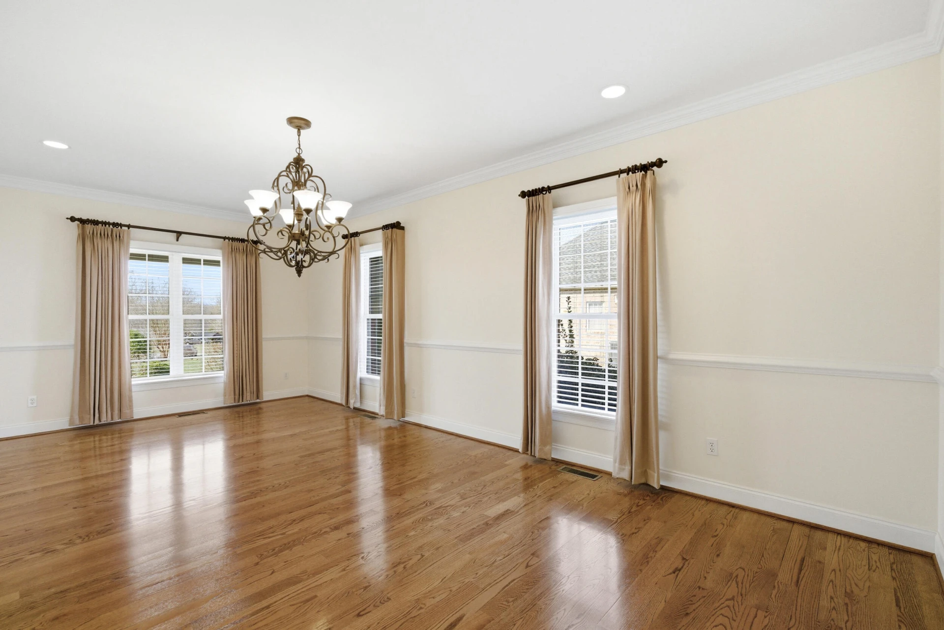 1080 Remington RD - Photo 14