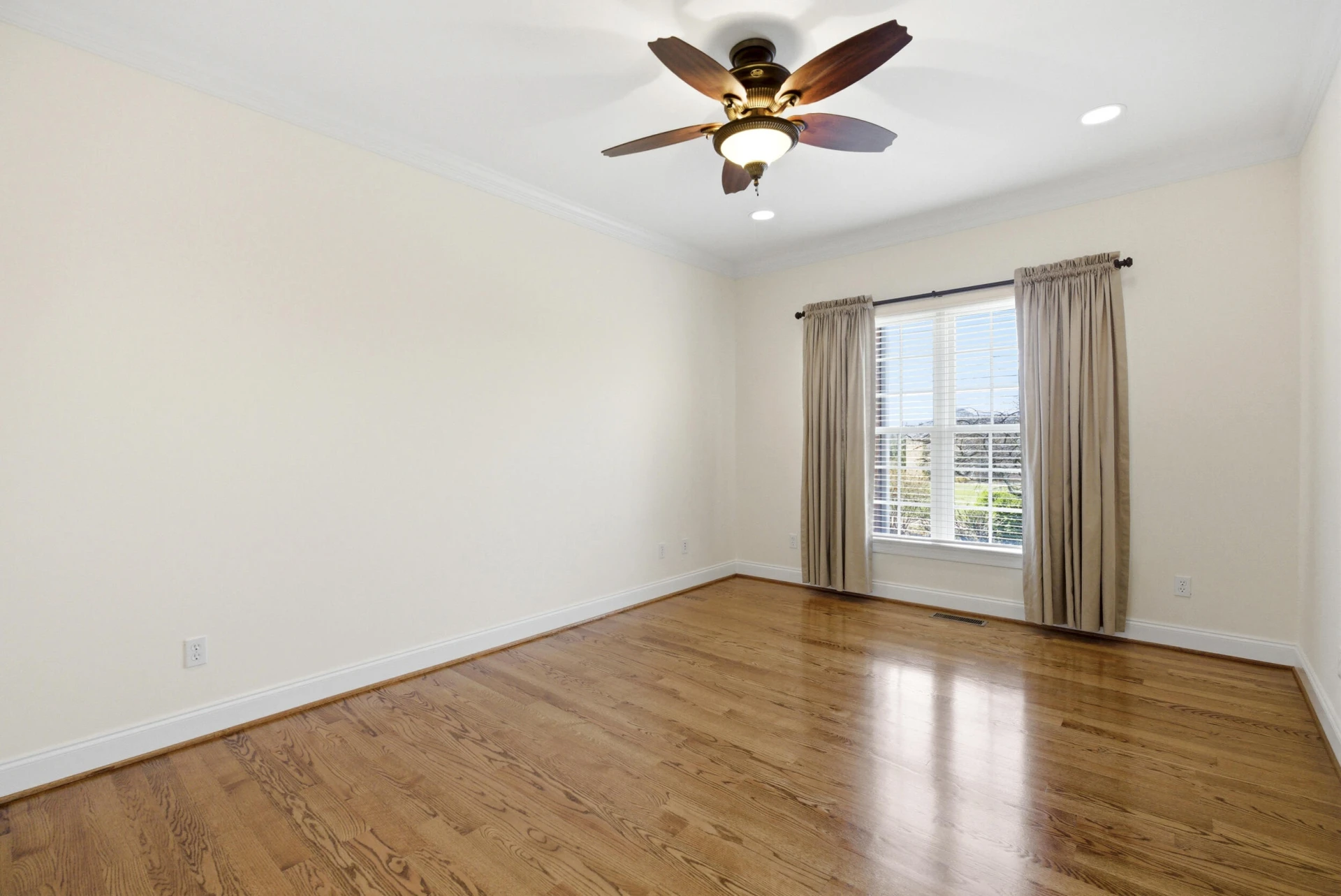 1080 Remington RD - Photo 21