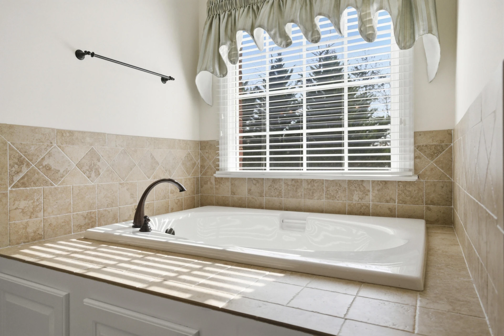 1080 Remington RD - Photo 32