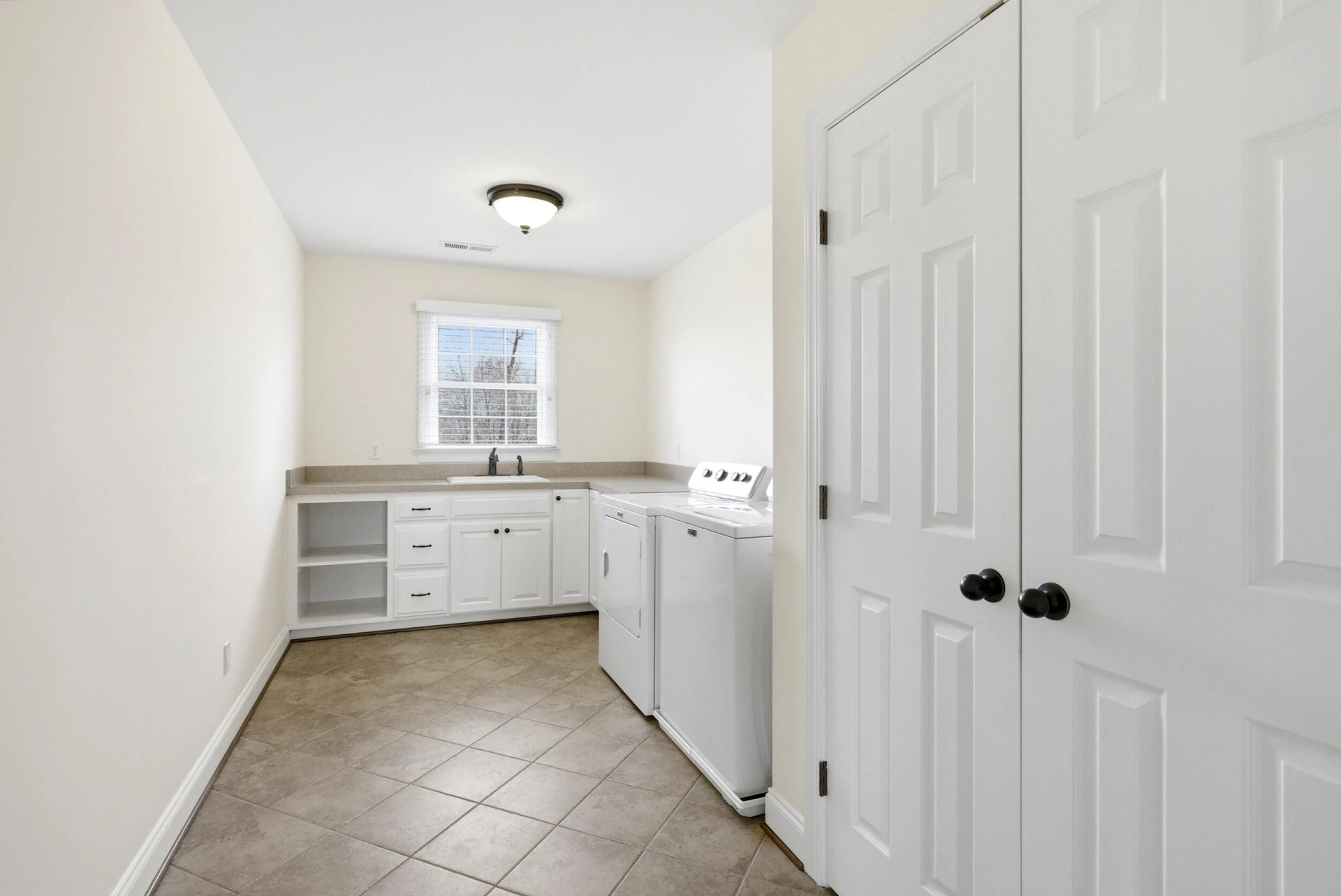 1080 Remington RD - Photo 36