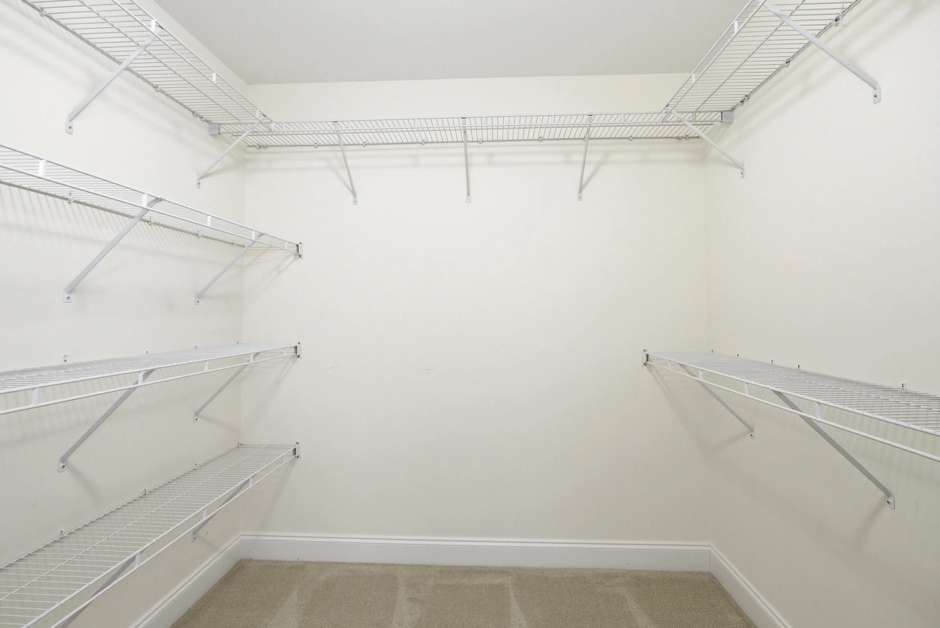 1080 Remington RD - Photo 45