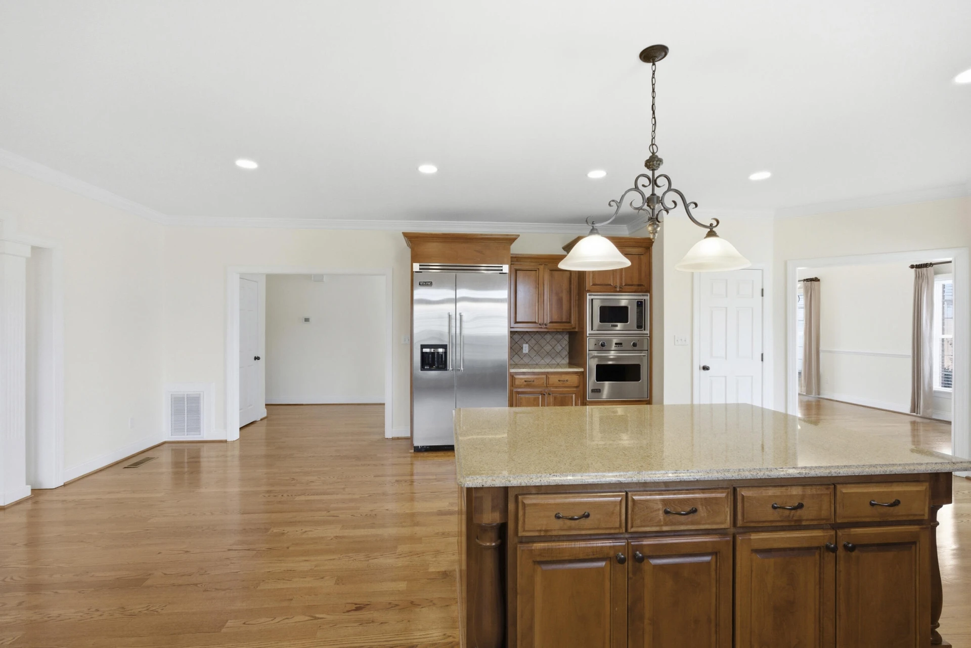 1080 Remington RD - Photo 5