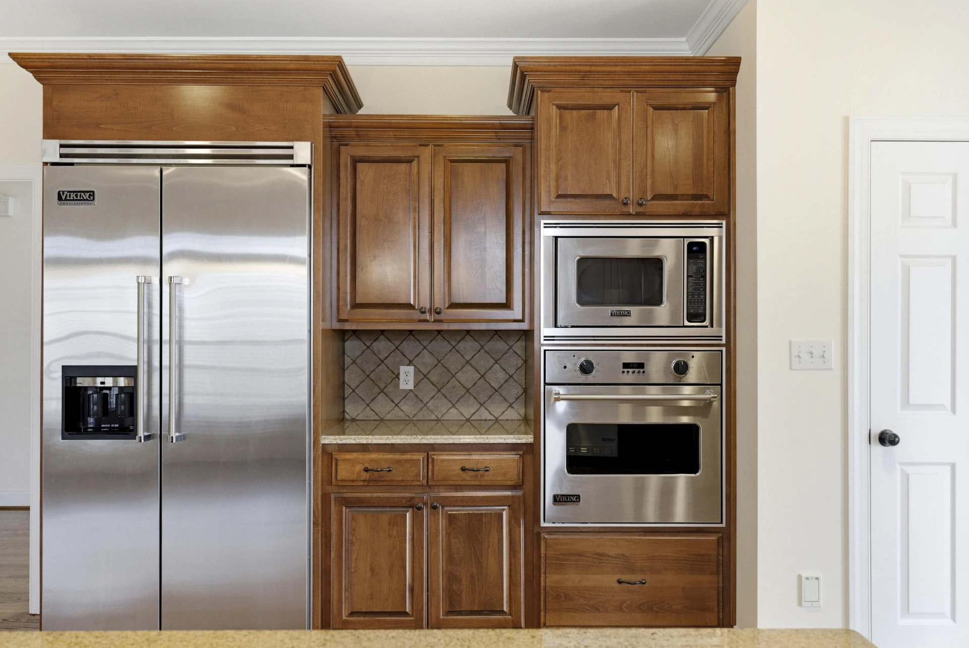 1080 Remington RD - Photo 6