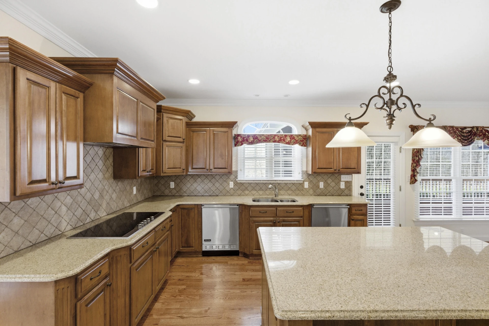 1080 Remington RD - Photo 8