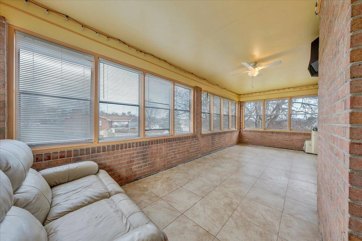2966 Neil DR - Photo 14