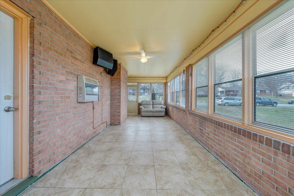 2966 Neil DR - Photo 15