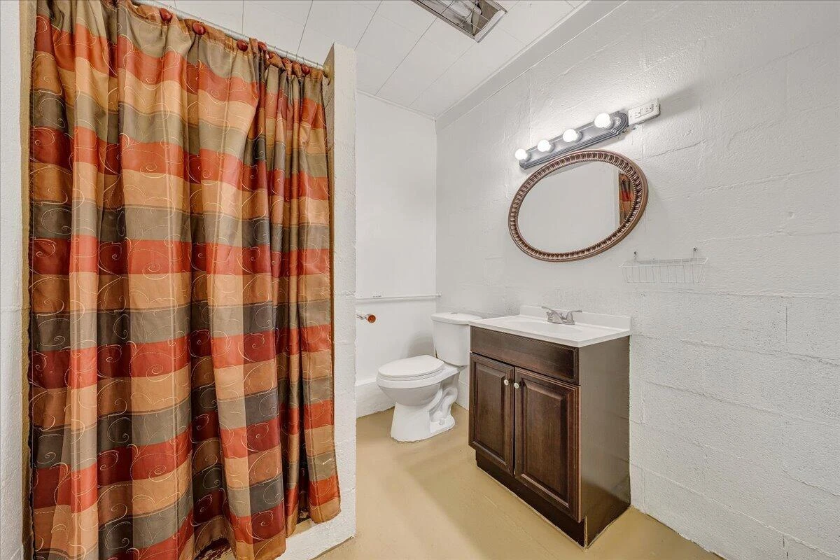 2966 Neil DR - Photo 19