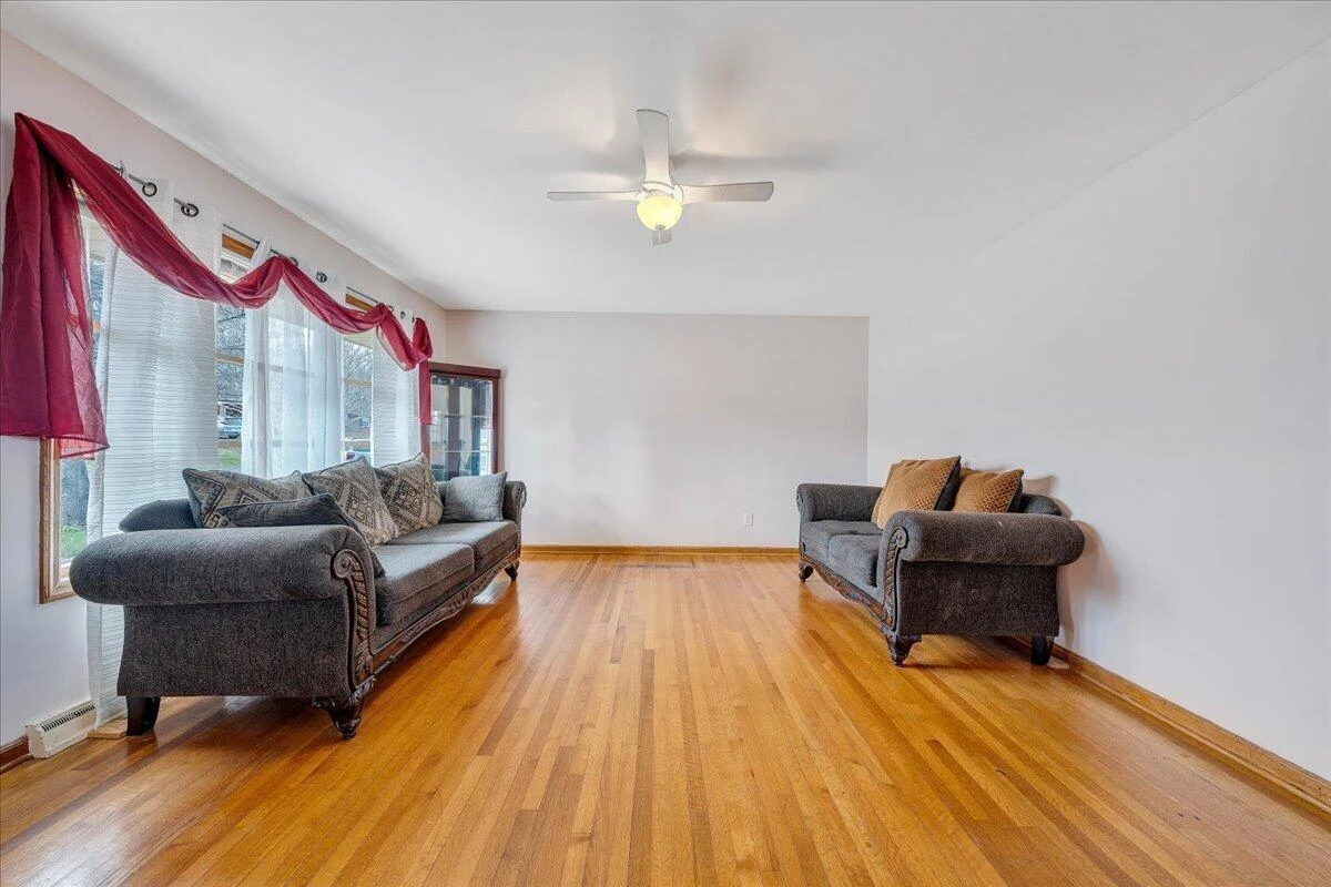 2966 Neil DR - Photo 3