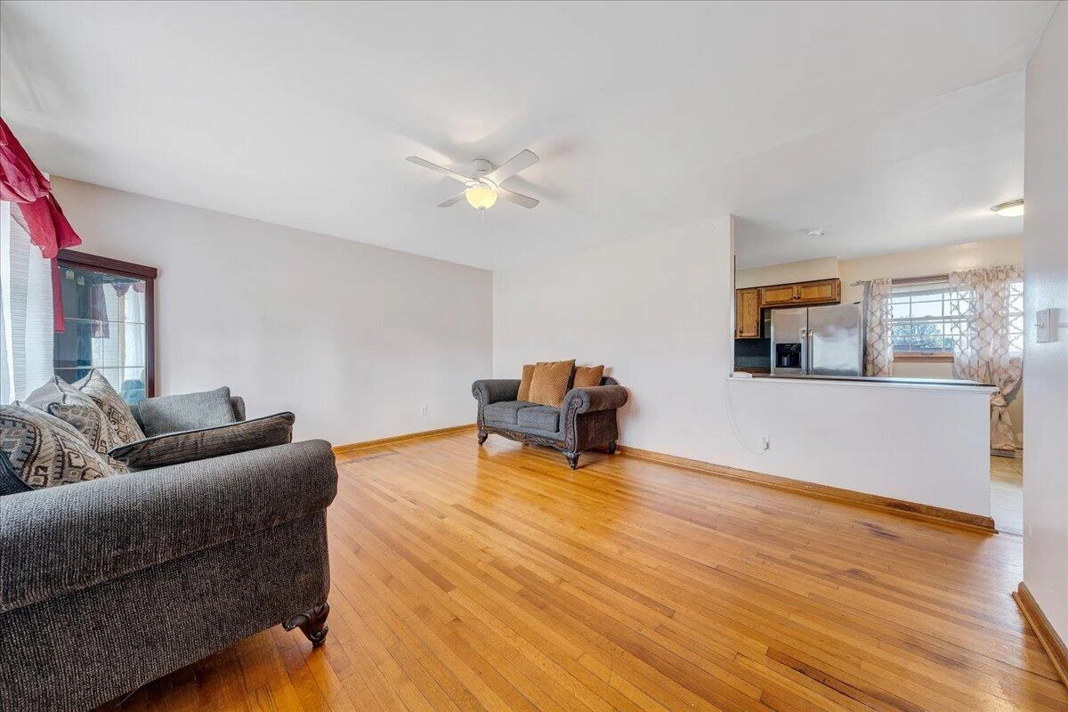 2966 Neil DR - Photo 4
