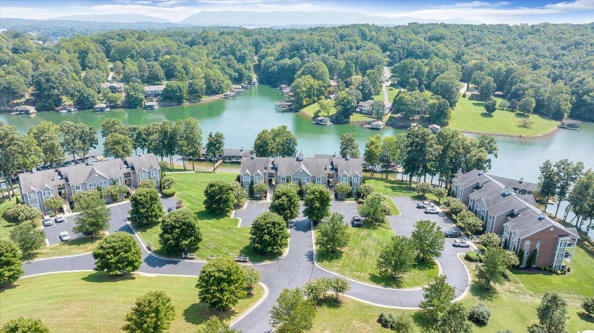 335 S Pointe Shore DR #308 - Photo 81