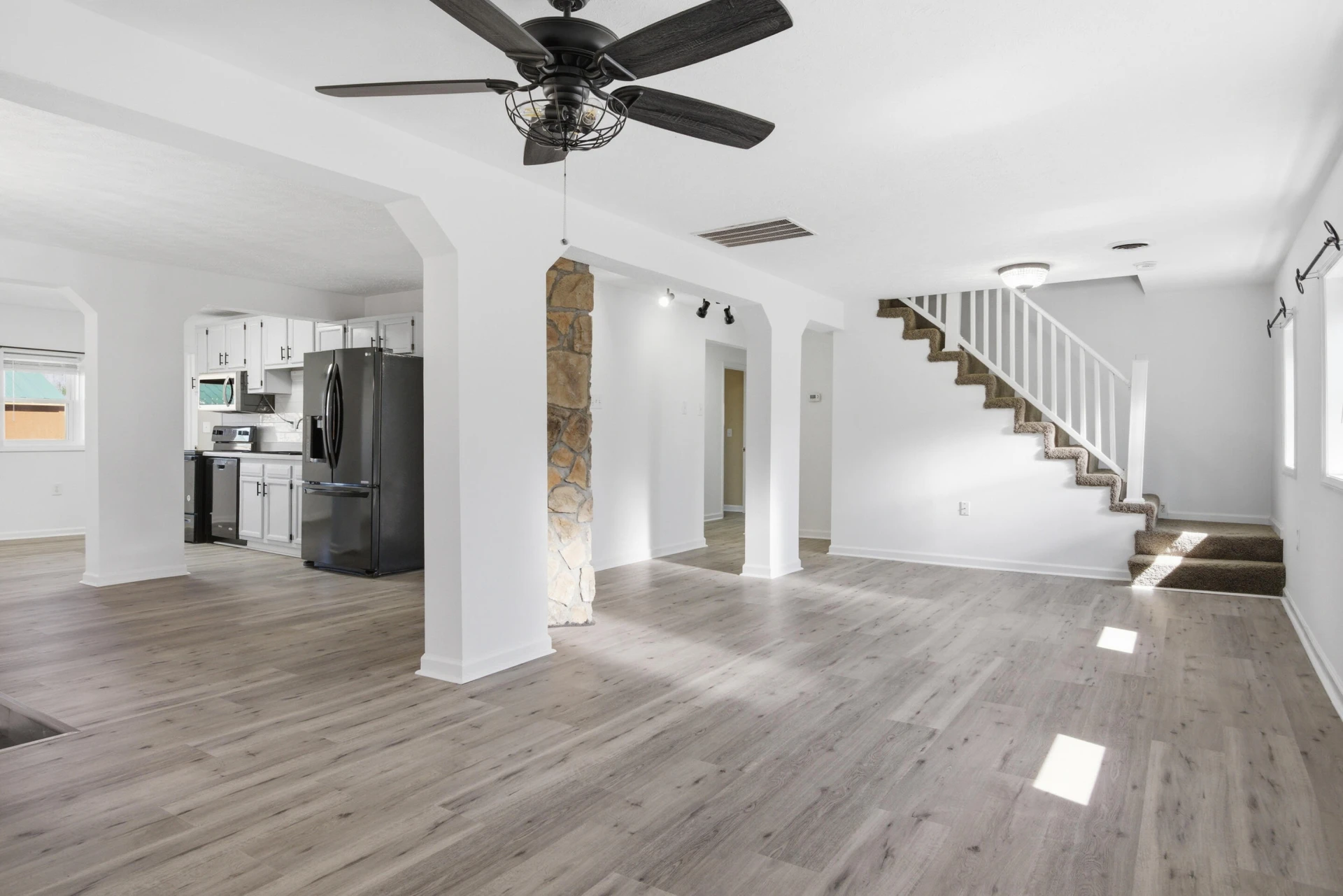 6458 Piney Woods RD - Photo 3