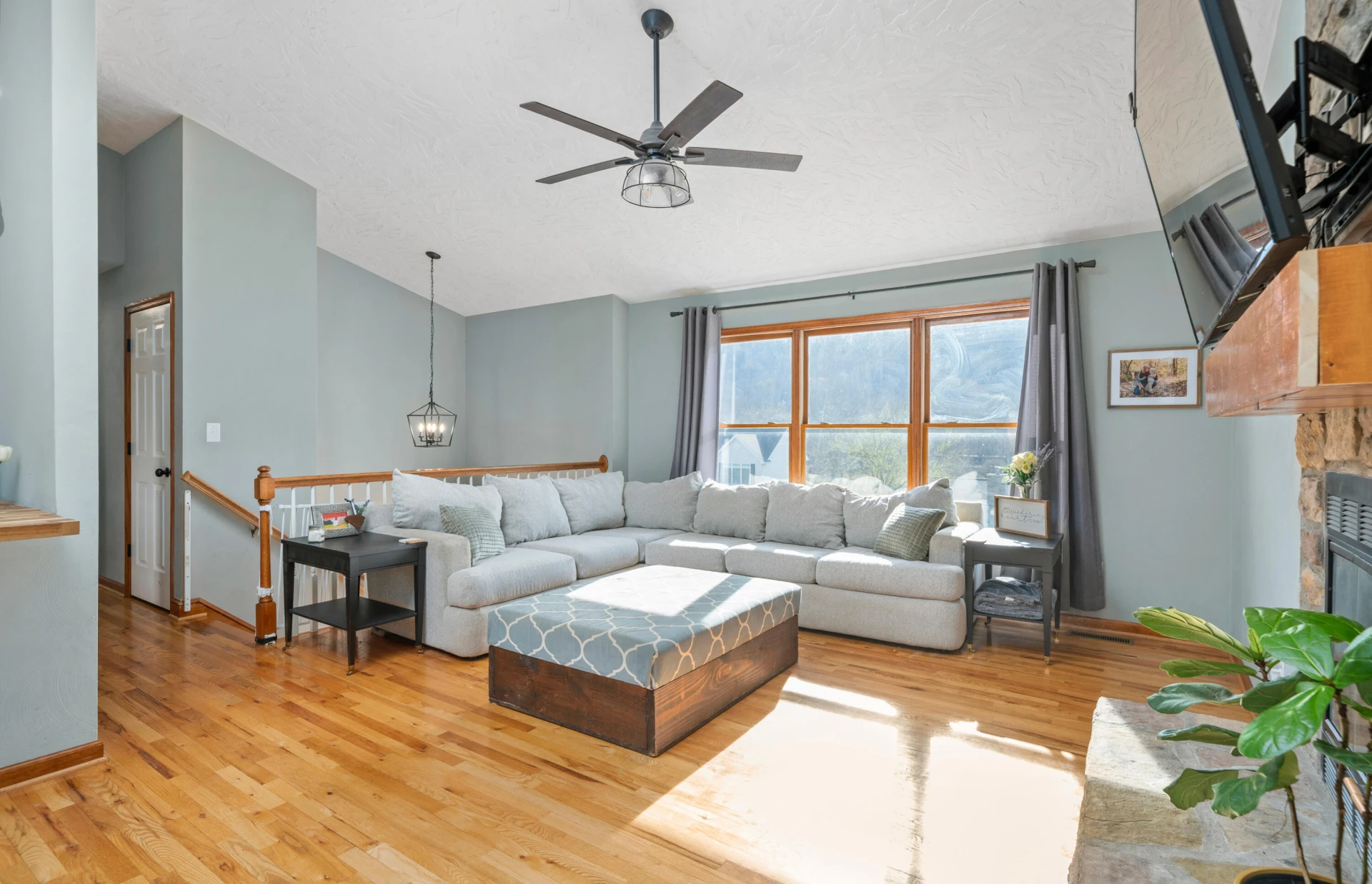 3833 Belmont CT - Photo 3