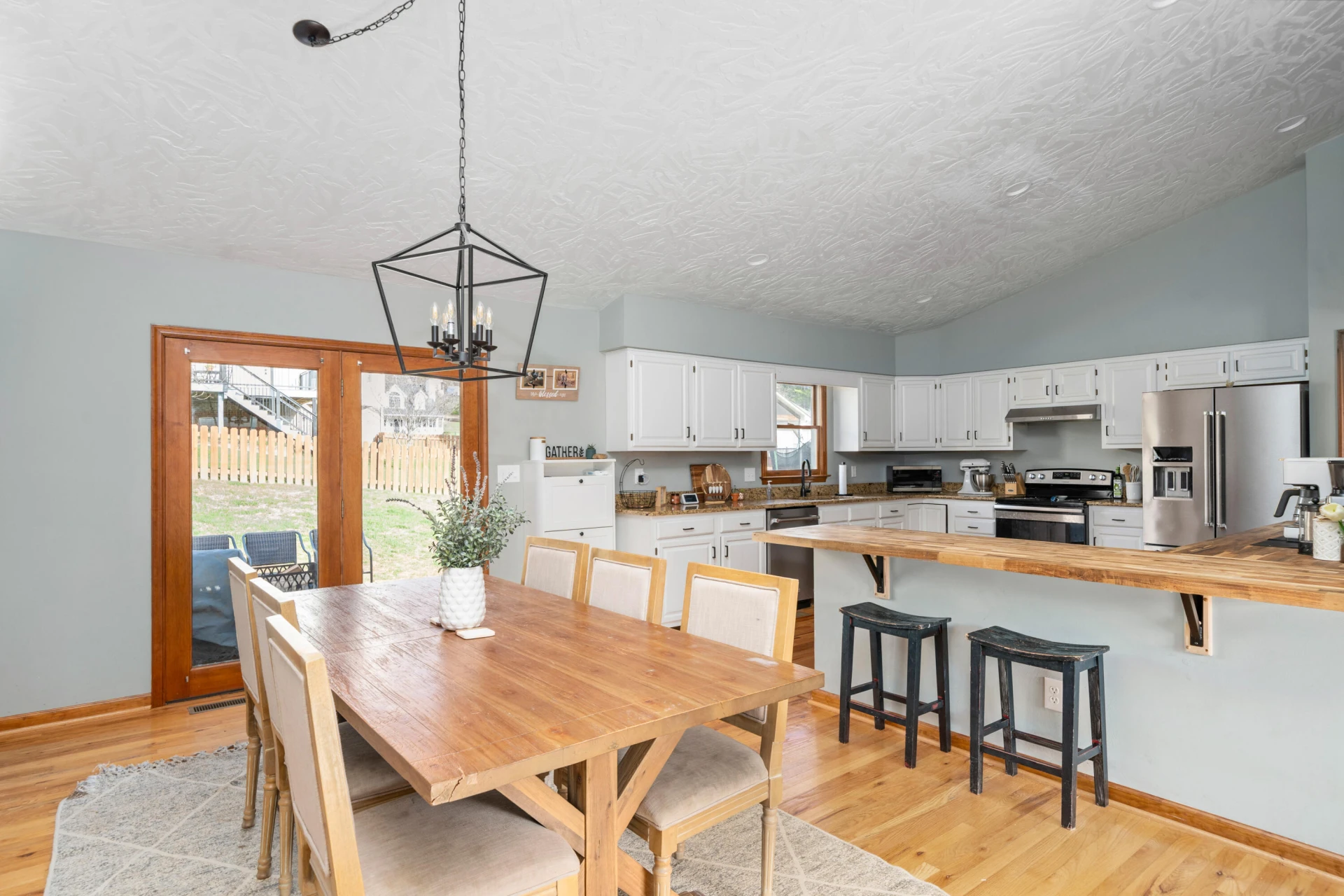 3833 Belmont CT - Photo 5