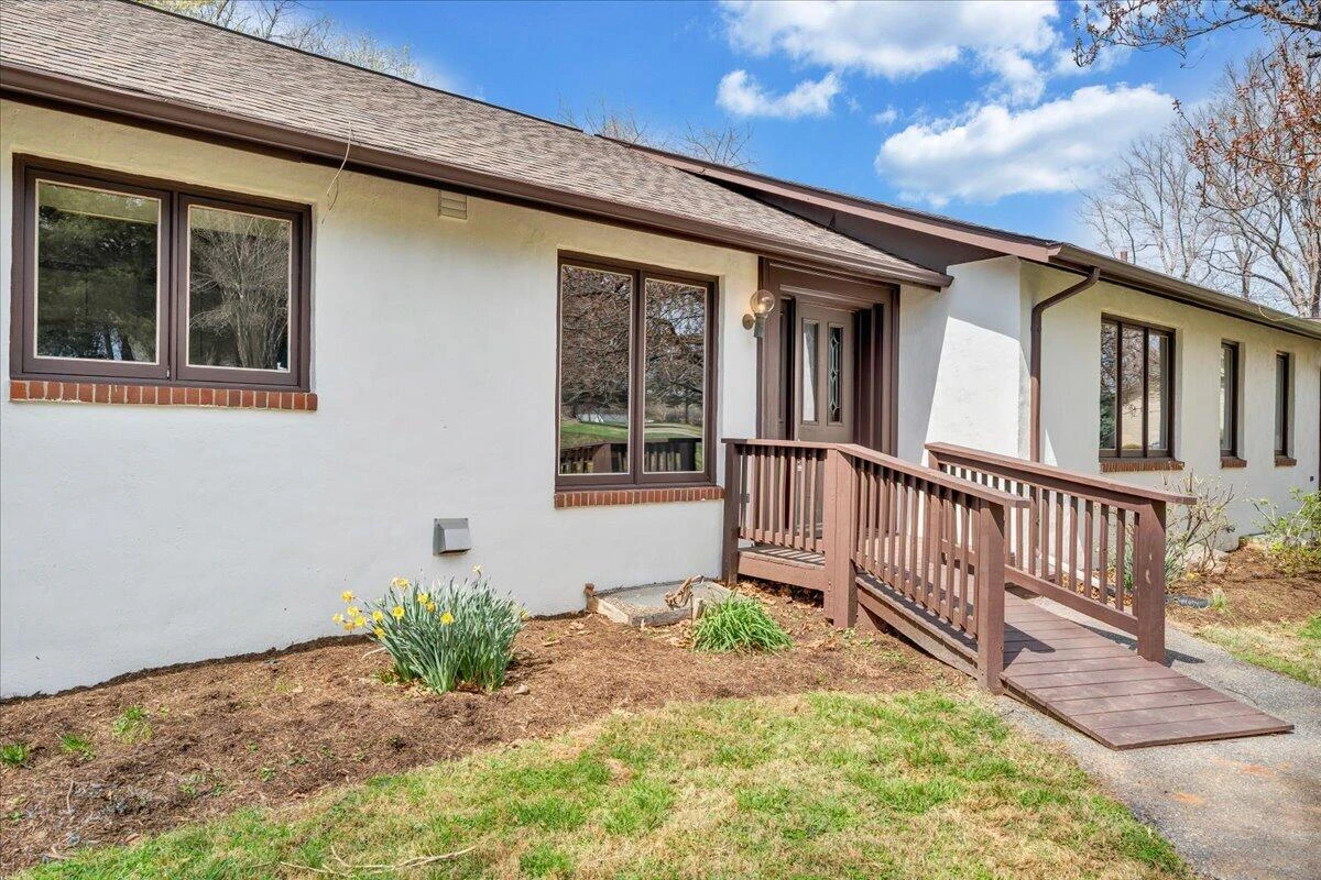 957 Lakemount DR - Photo 13