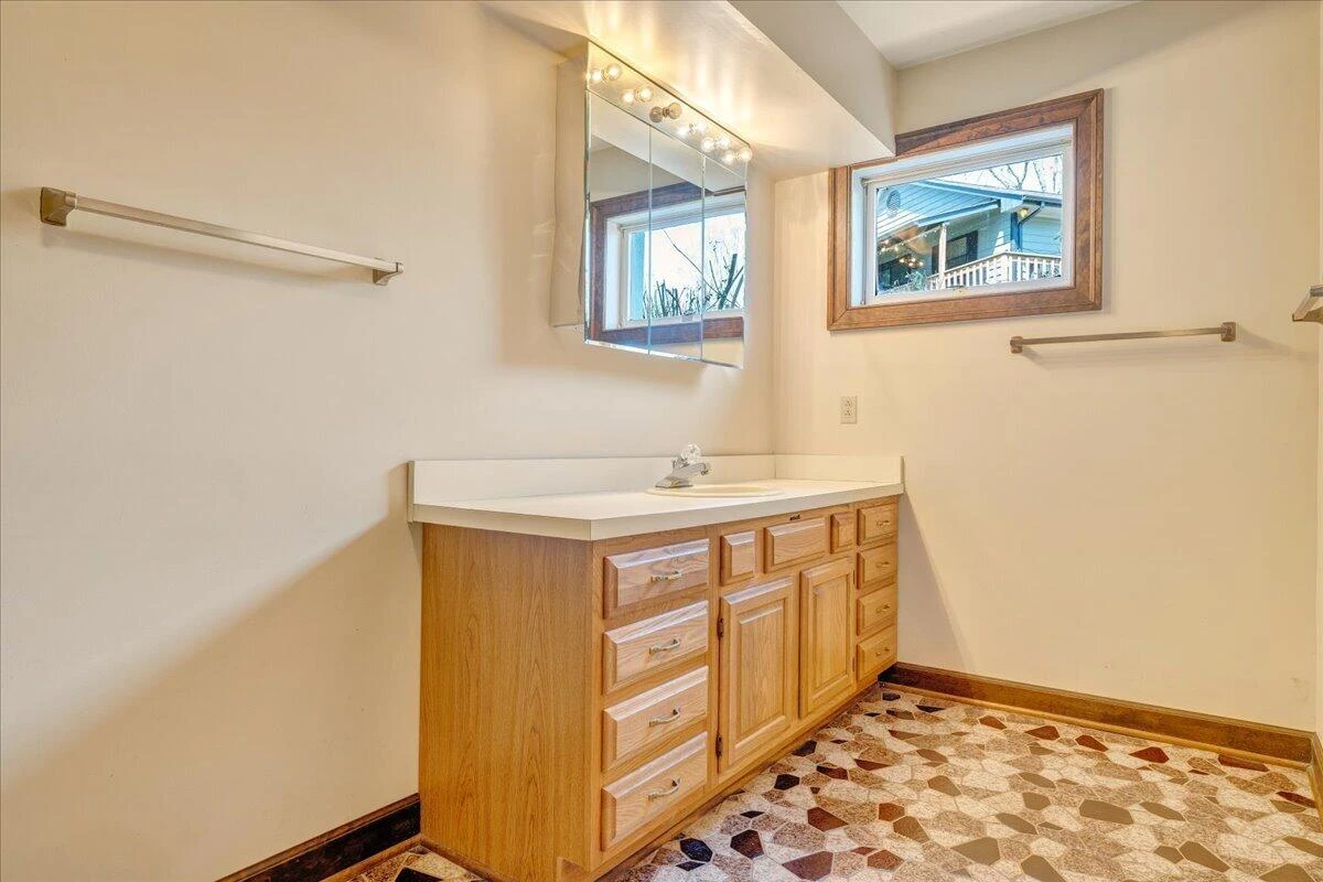957 Lakemount DR - Photo 58