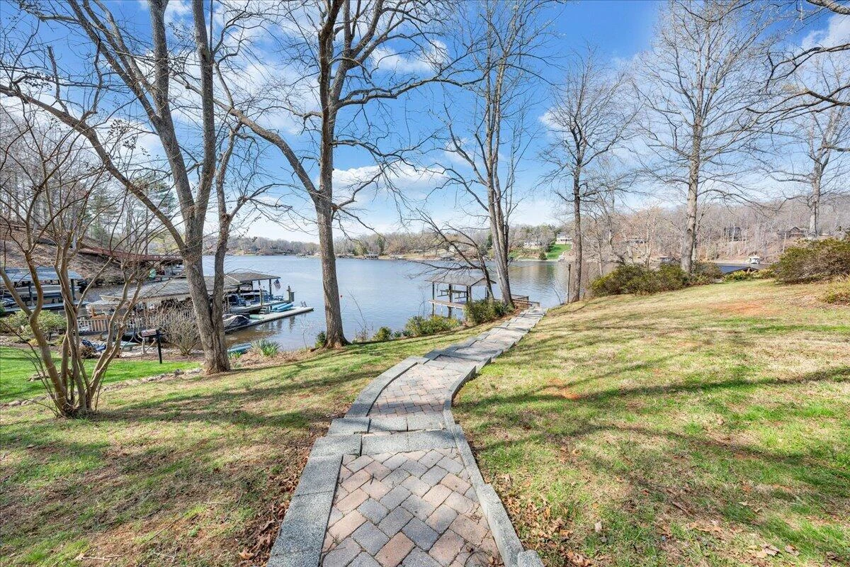 957 Lakemount DR - Photo 70