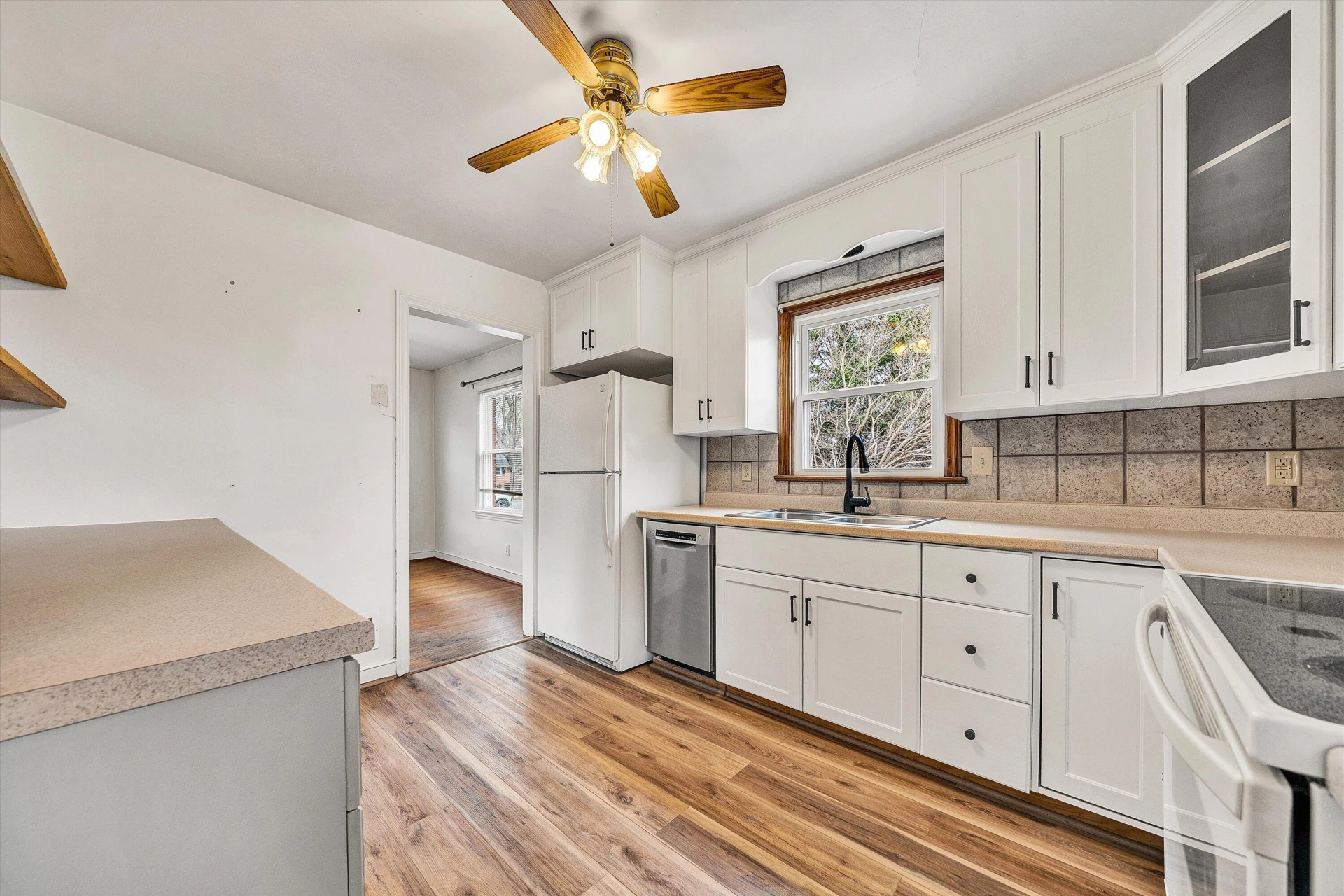 1150 Starmount AVE - Photo 13
