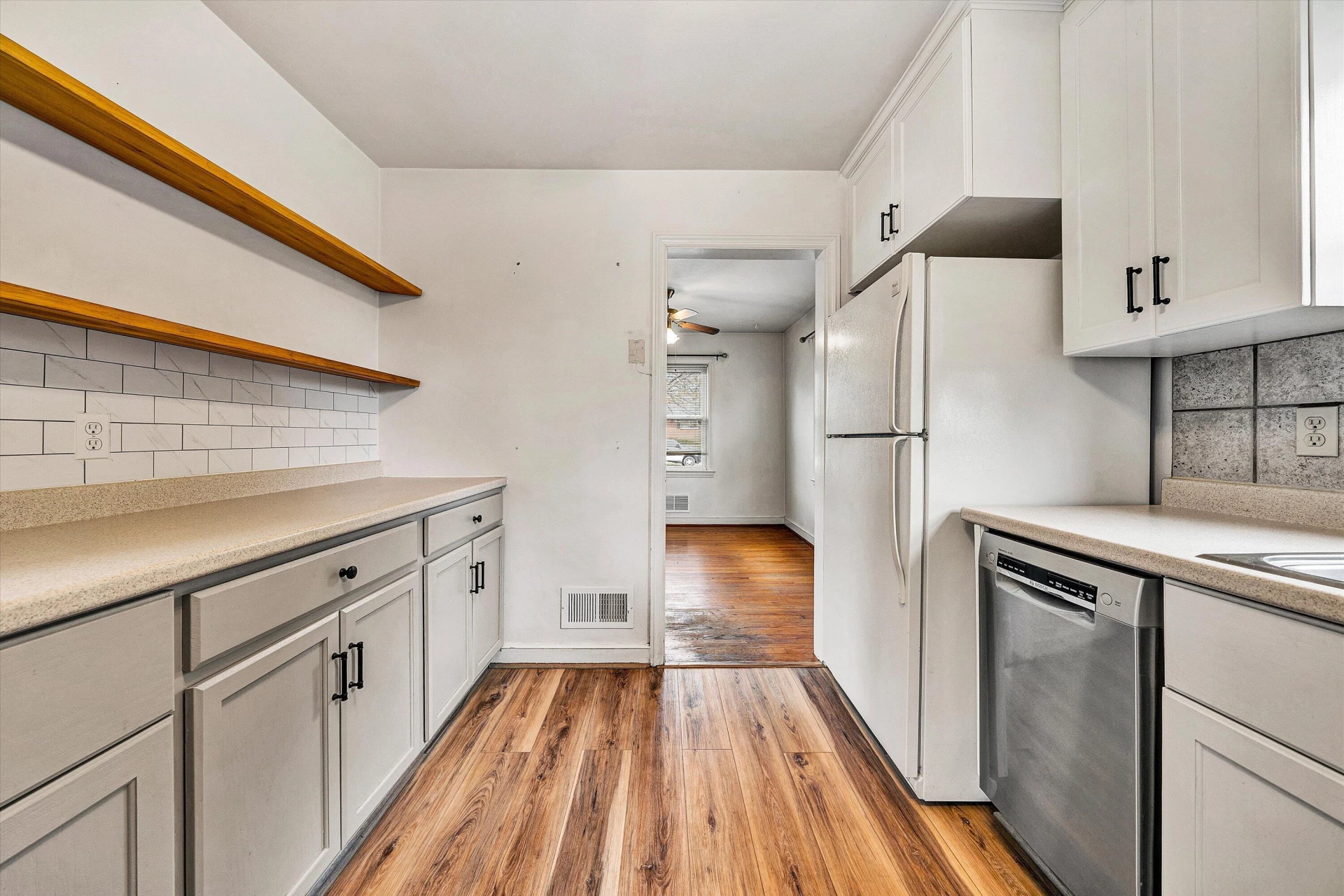 1150 Starmount AVE - Photo 14