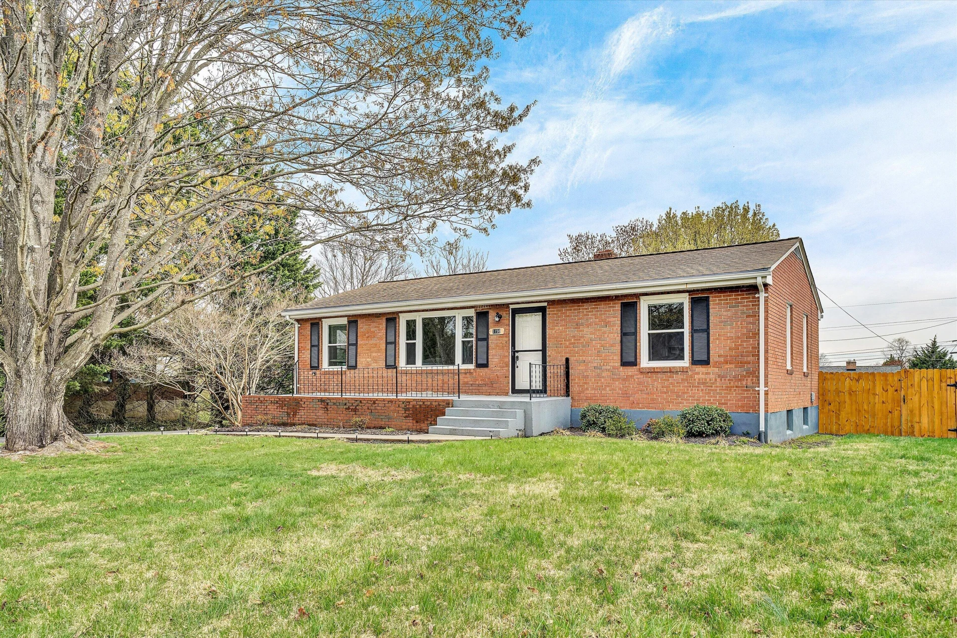 1150 Starmount AVE - Photo 4