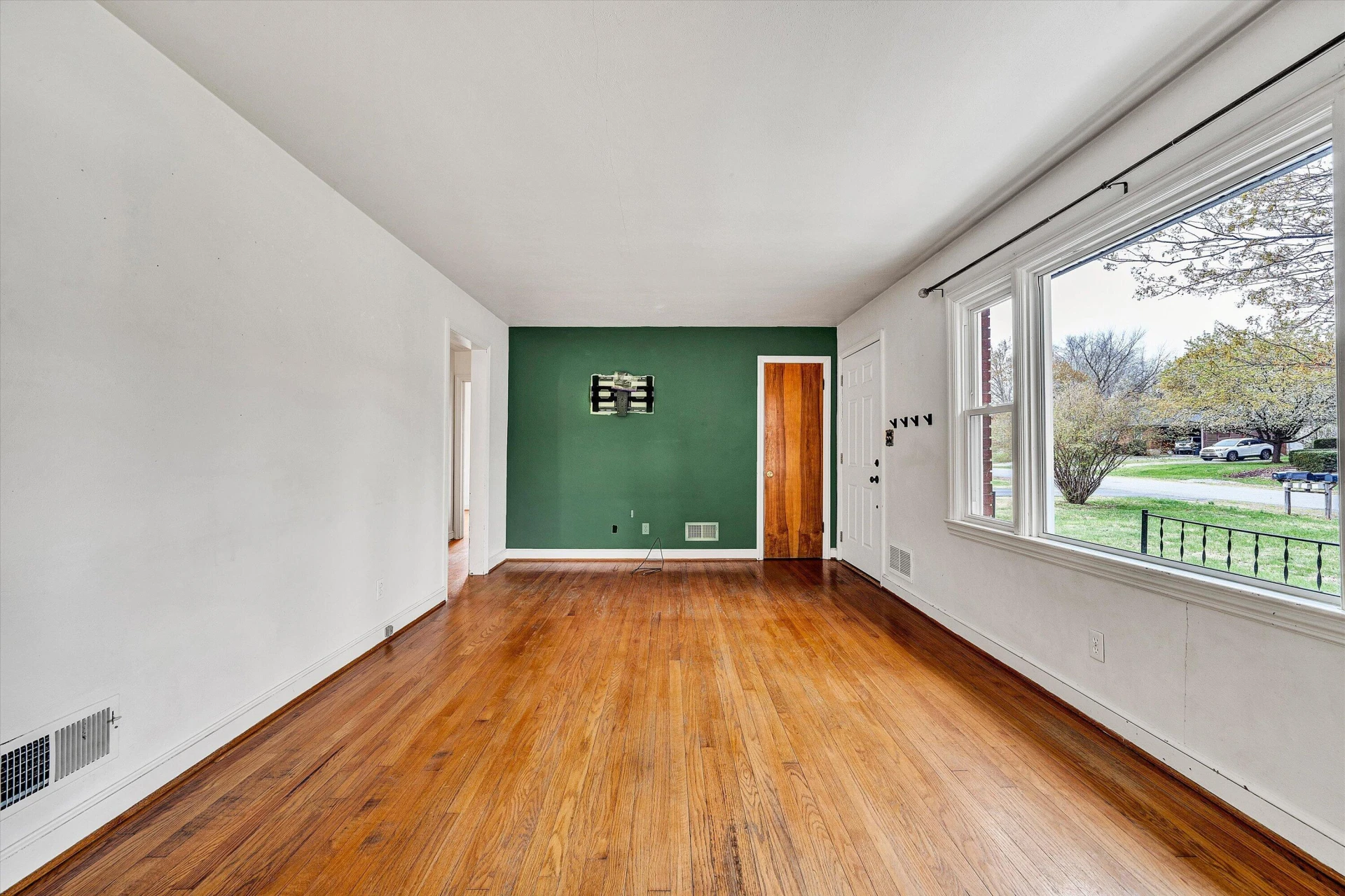 1150 Starmount AVE - Photo 9