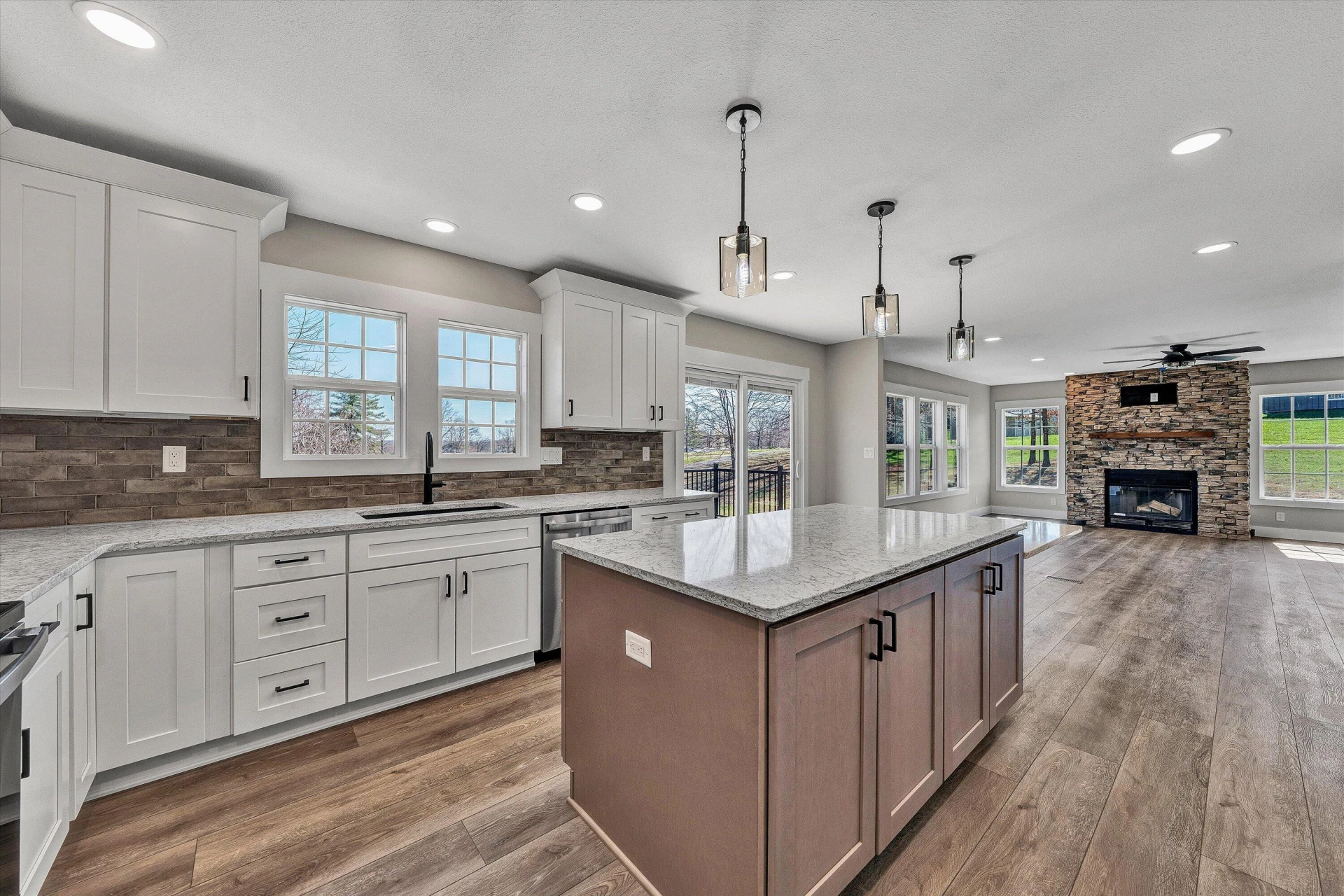 200 Surber DR - Photo 4