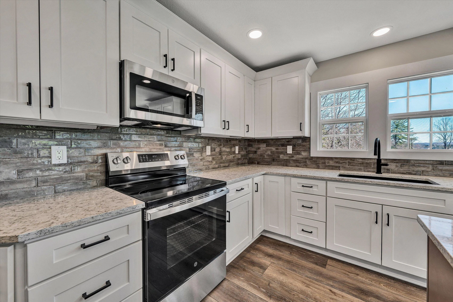 200 Surber DR - Photo 5