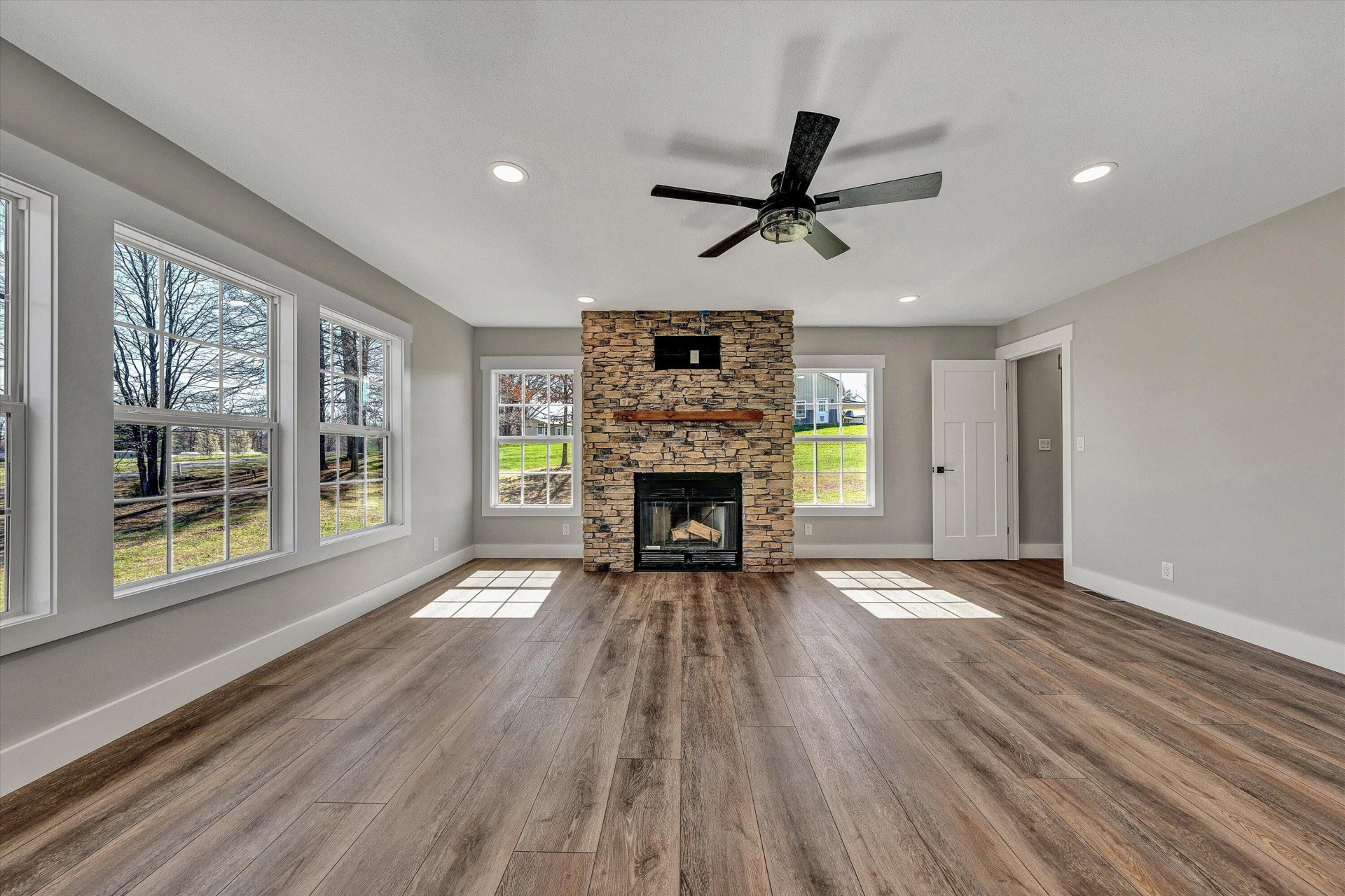 200 Surber DR - Photo 7