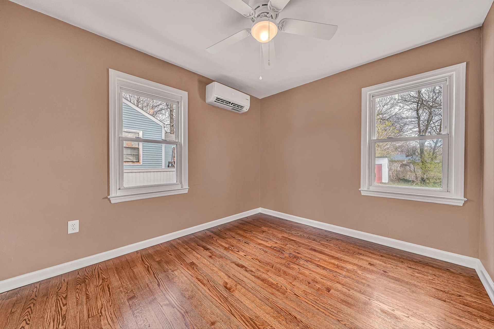 1551 Wellsley ST NW - Photo 14