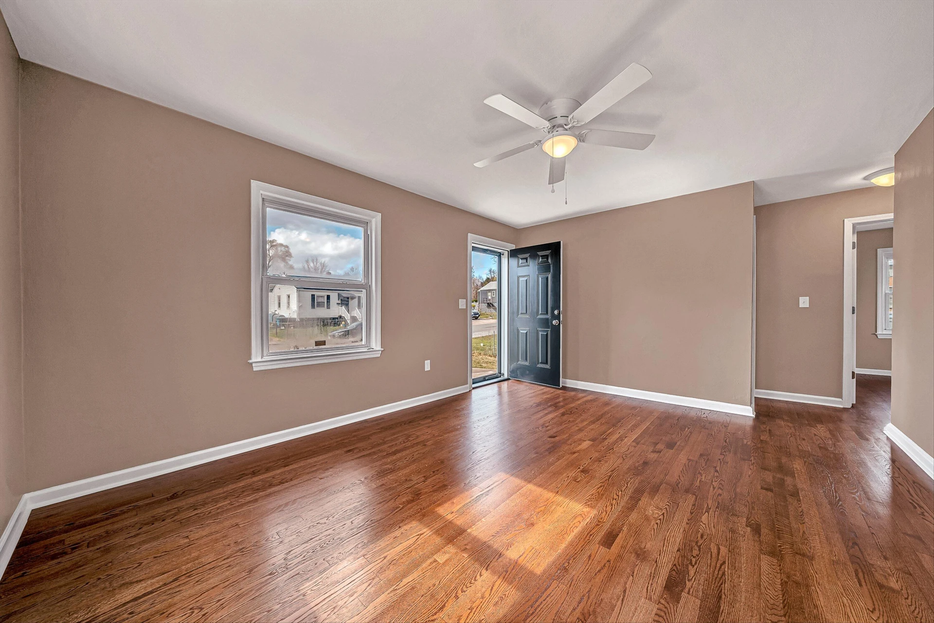 1551 Wellsley ST NW - Photo 3