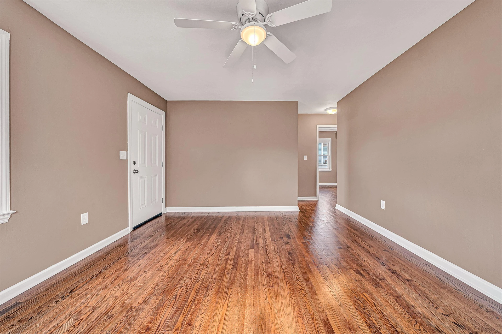 1551 Wellsley ST NW - Photo 4