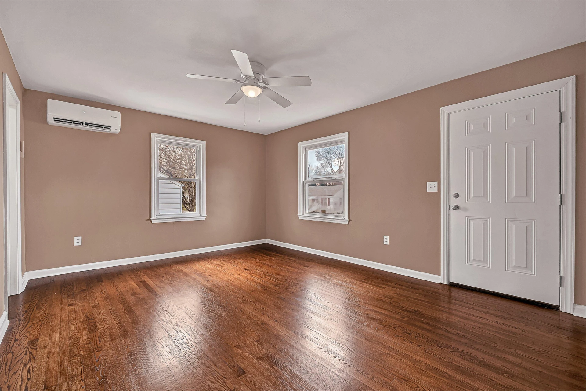 1551 Wellsley ST NW - Photo 5