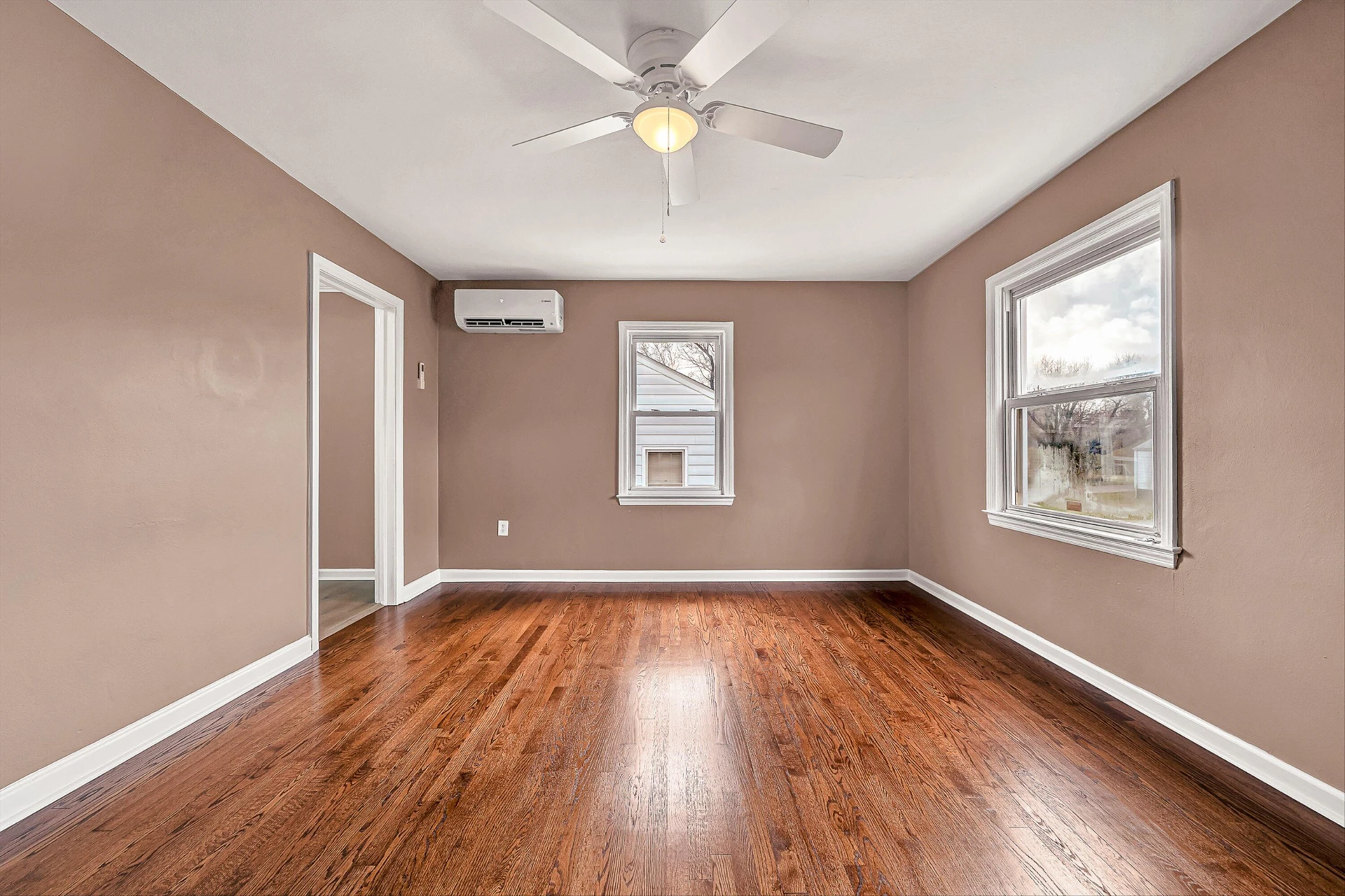 1551 Wellsley ST NW - Photo 6