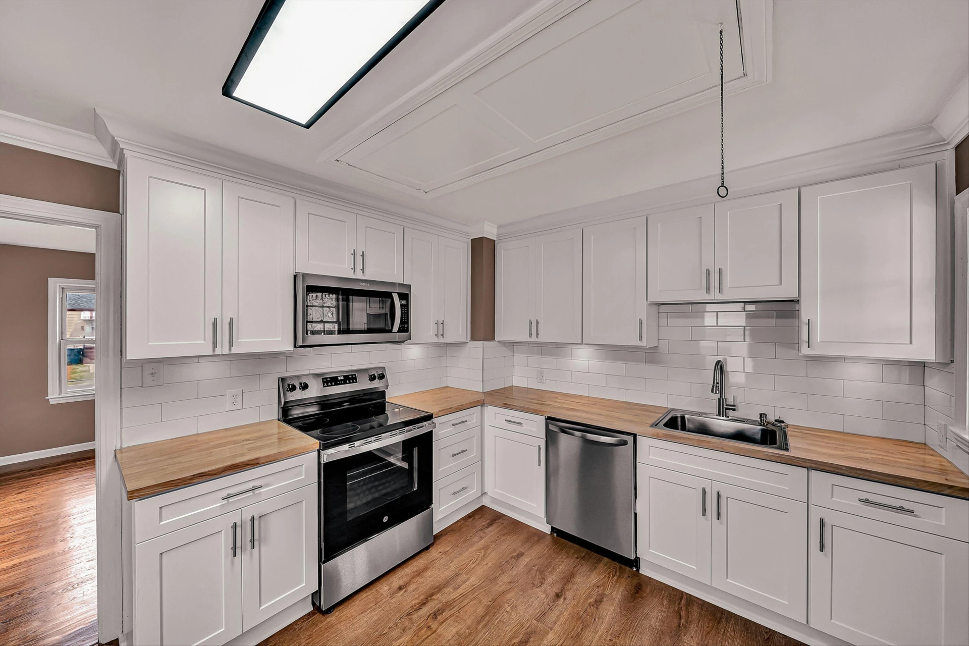 1551 Wellsley ST NW - Photo 9