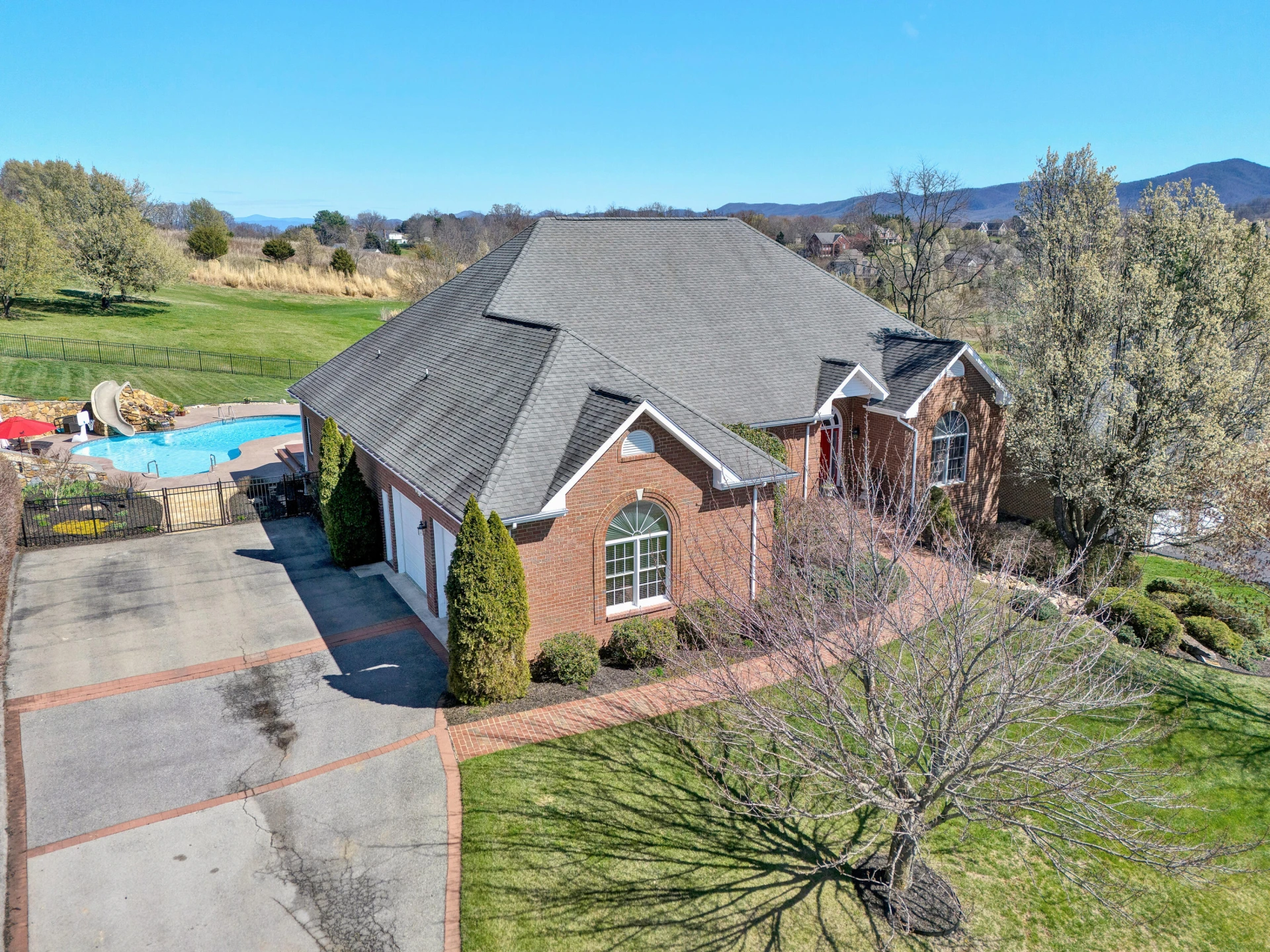 232 Savannah CT