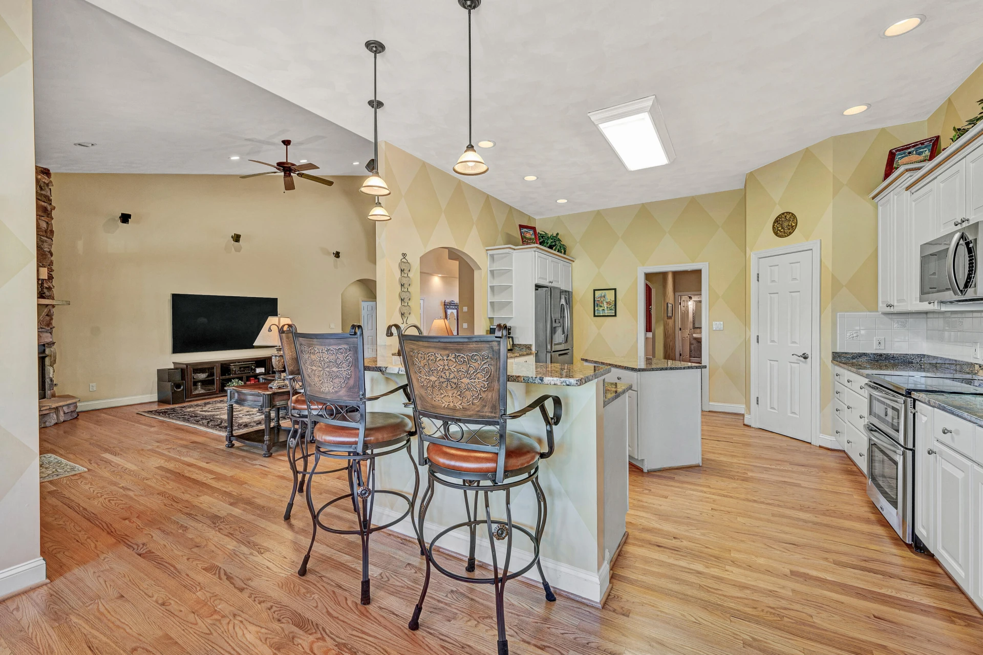 232 Savannah CT - Photo 17