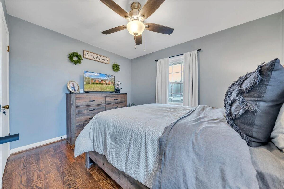 5907 Darby RD - Photo 14
