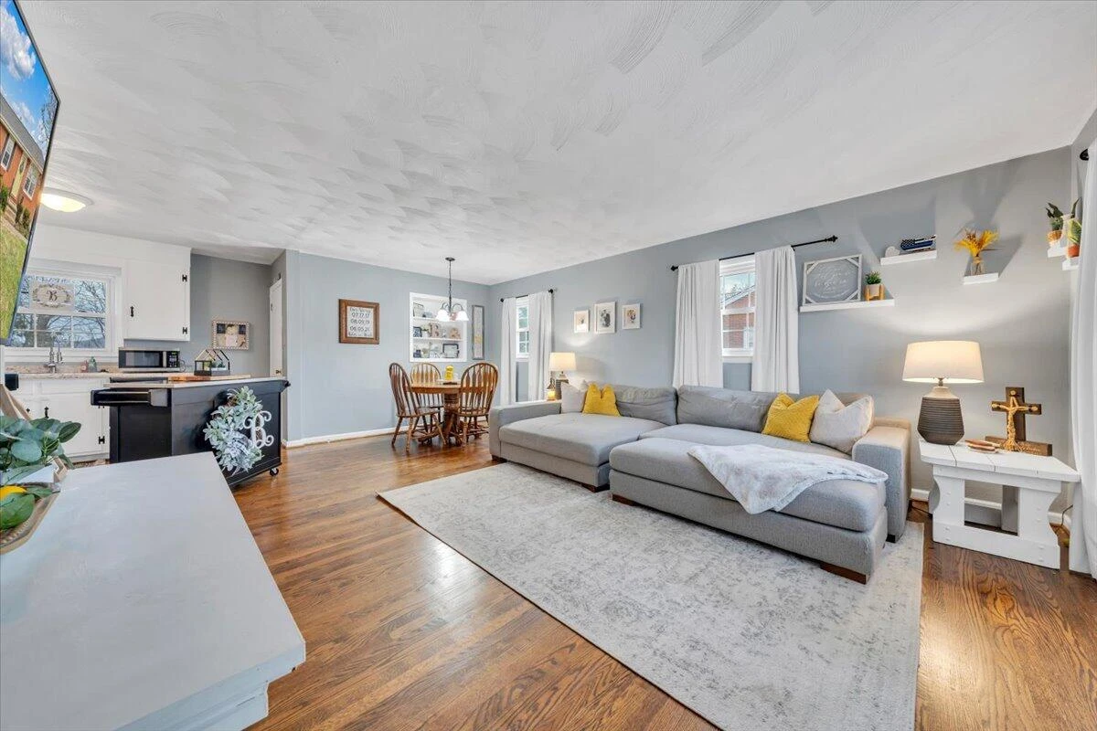 5907 Darby RD - Photo 2