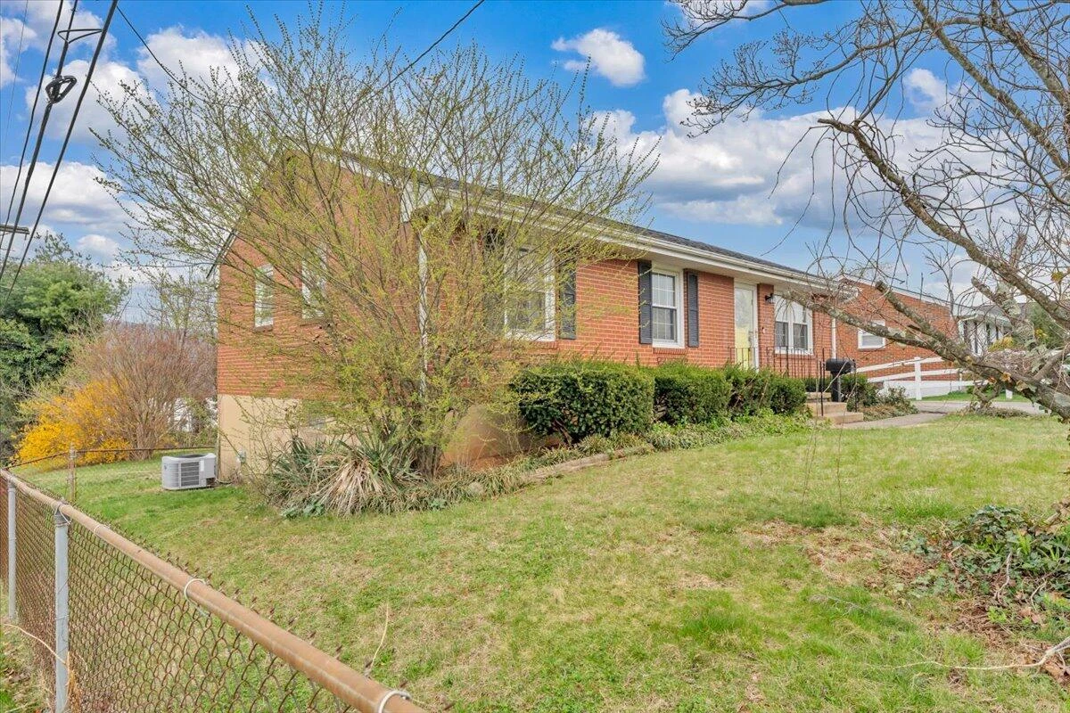 5907 Darby RD - Photo 35