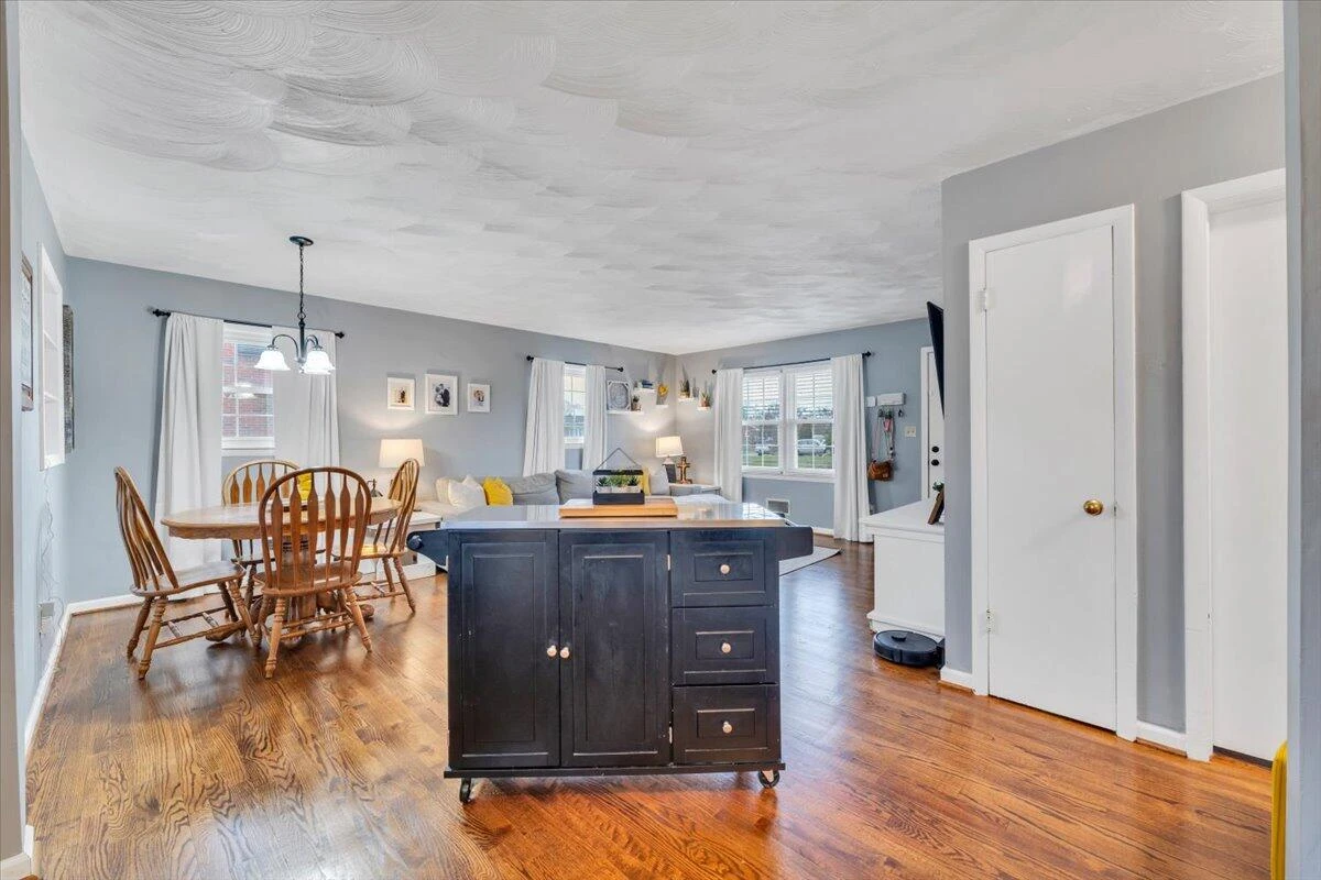 5907 Darby RD - Photo 9
