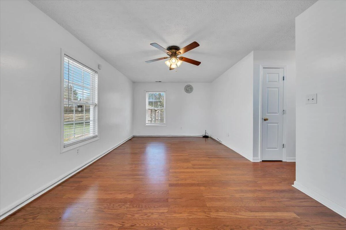 2415 Marr ST NW - Photo 4