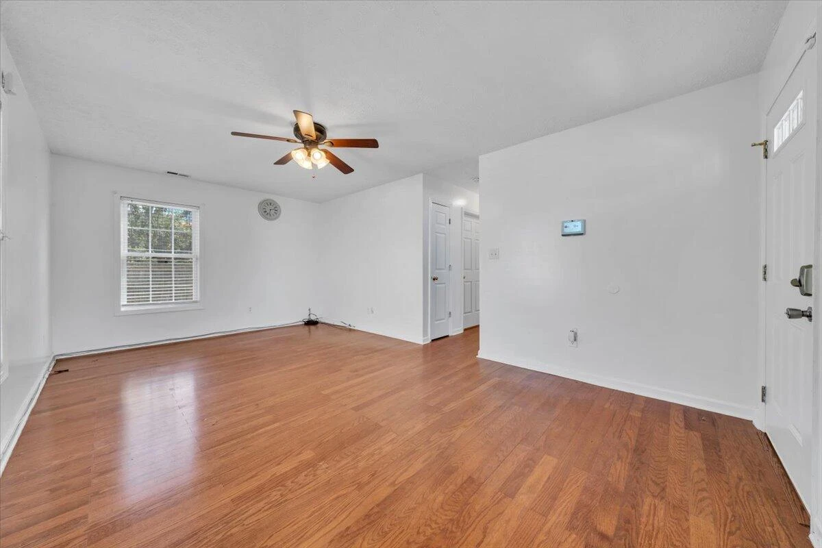 2415 Marr ST NW - Photo 6