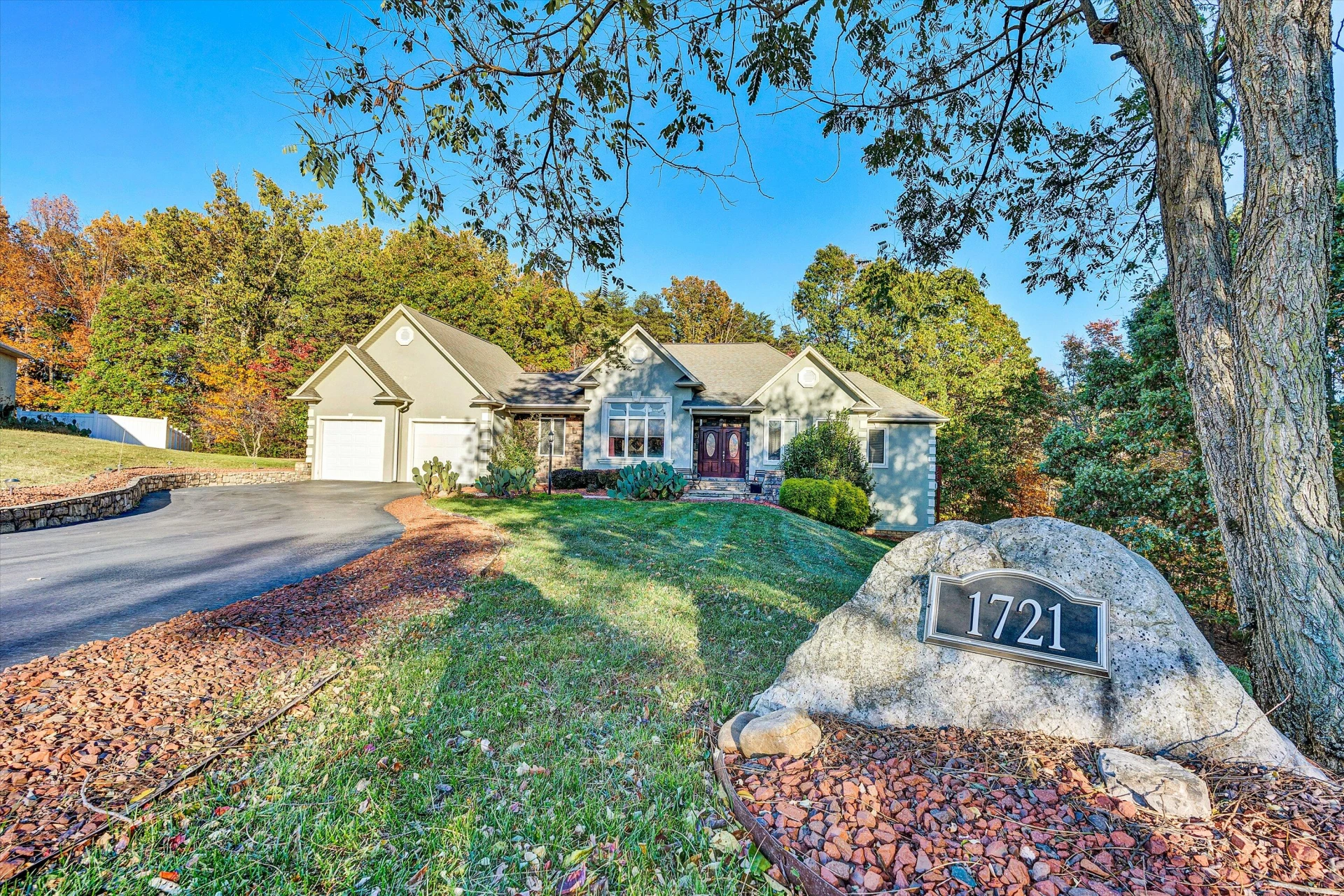 1721 Walden CIR